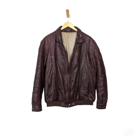 Rotbraune Herren Vintage Lederjacke aus Nappaleder im 70er Jahre Stil.
