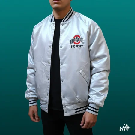 Vintage 90er Jahre Ohio State Buckeyes Bomberjacke, glänzendes silber-weißes Nylon, Oversized-Schnitt mit gesticktem Logo.