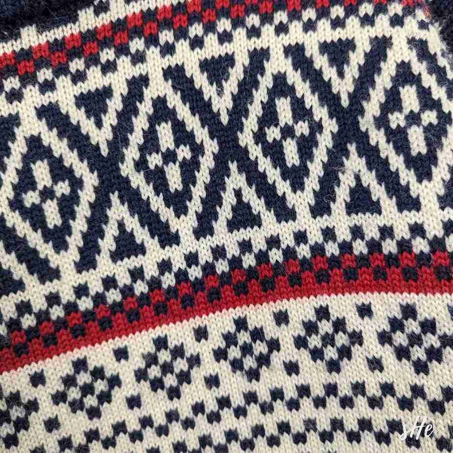 80er Vintage Pullover M tall: Handgefertigt aus reiner Wolle Norwegerstye Made in England vintage pullover norwegerstyle museransicht