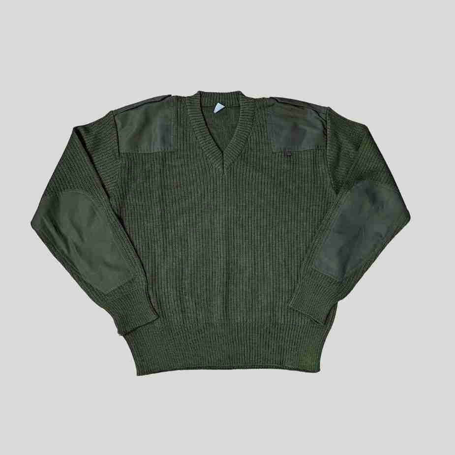 Vintage 90er Italien Armee Strickpullover V-Neck Gr. M Olive Grün Neu vintage 90er armee strickpullover v neck olivegruen frontbild