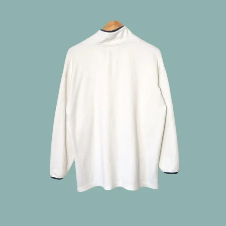 vintage-fila-sweater-rueckenansicht Vintage Fila Sweater cremeweiß Rückansicht 90er Jahre Fashion Boxy Fit