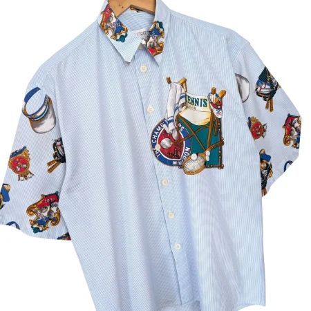 oversized-kurzarm-hemd-baumwolle-gestreift-detail Vintage Tennis Hemd im boxy Oversized Fit für den perfekten Sommer Look