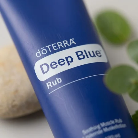 Wellness doTERRA Deep Blue Rub in einer detaillierten Nahaufnahme