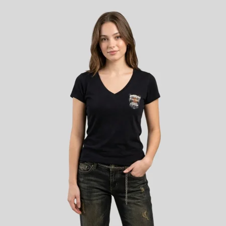 Y2K Vintage Harley Davidson Damen T-Shirt in Schwarz mit V-Ausschnitt und Monterey Brustprint, Tragebild.